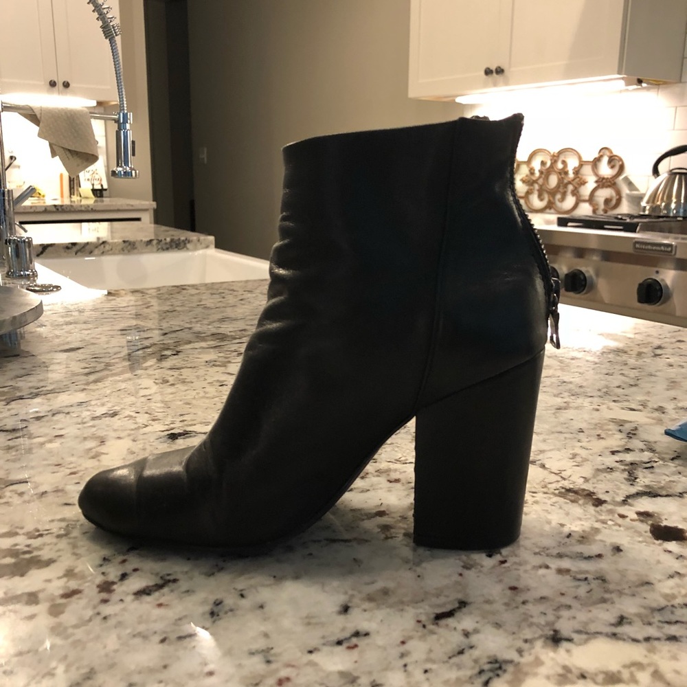 Steve Madden Jillian Black Leather Heeled Booties